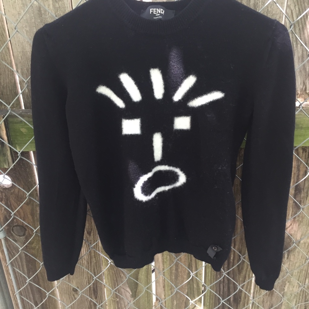 BLACK AND WHITE FENDI FACE SWEATER